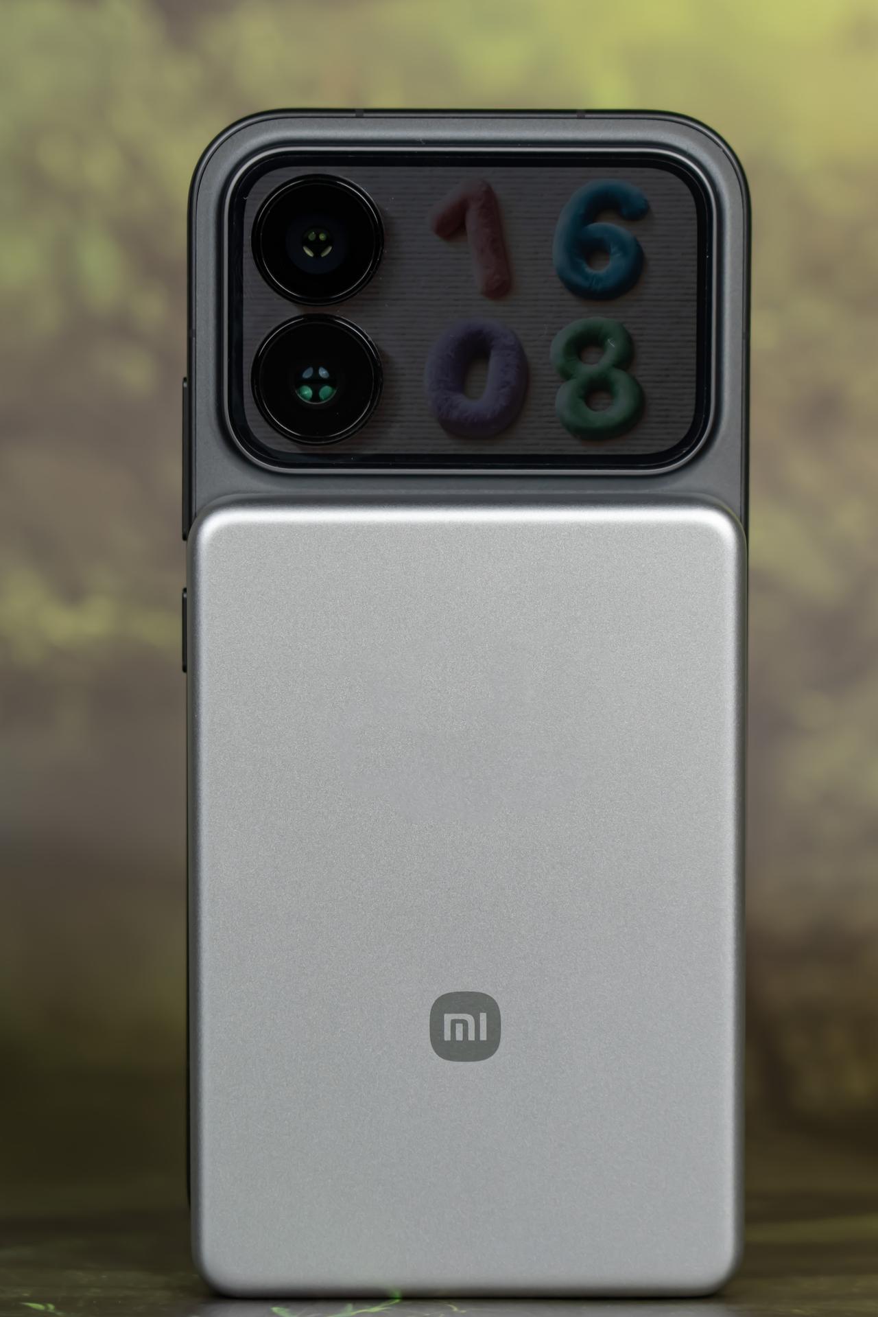 晒下我的充电新装备—小米金沙江充电宝 超薄磁吸 10000mAh 45W
195