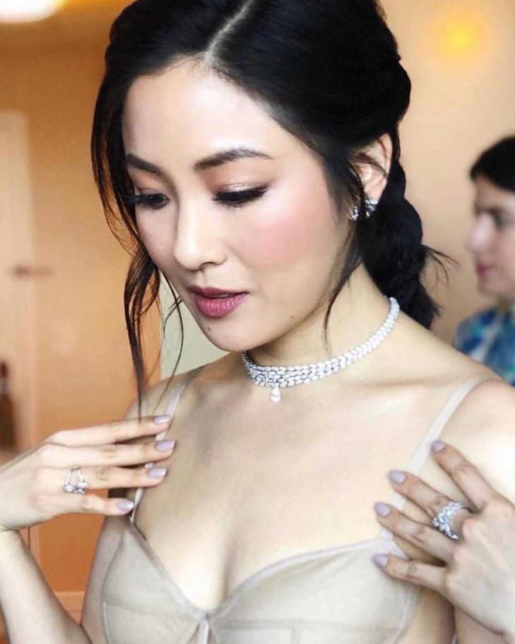 24024【每日一Constance Wu】 