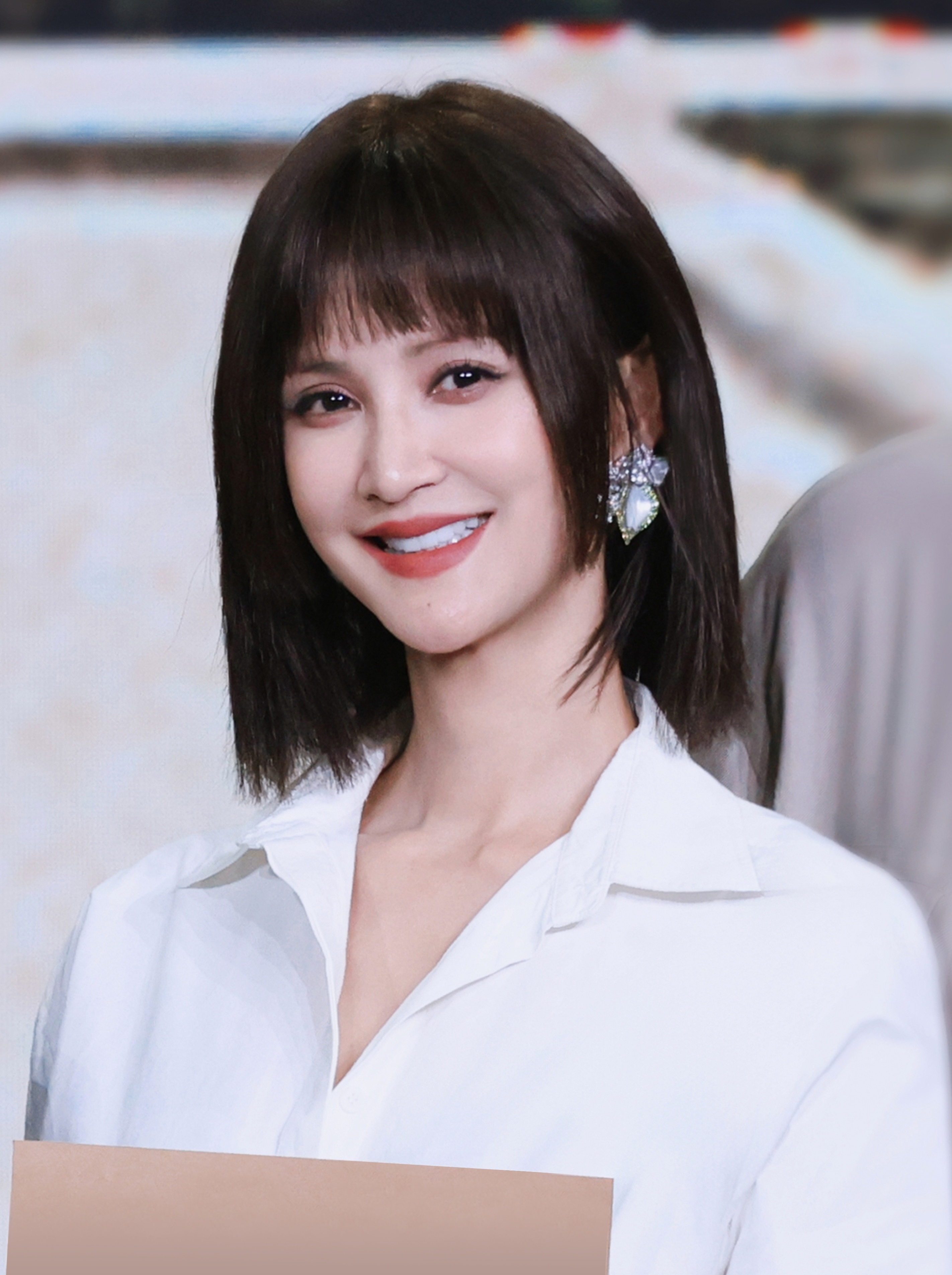 MOH Celebrity | 张歆艺张歆艺 佩戴MOH「动物絮语」系列贝母蝴蝶