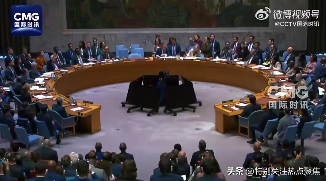 伊方攻击悬挂利比里亚国旗的货轮以及悬挂泰国国旗的货轮
伊朗打红了眼，这样做如同山