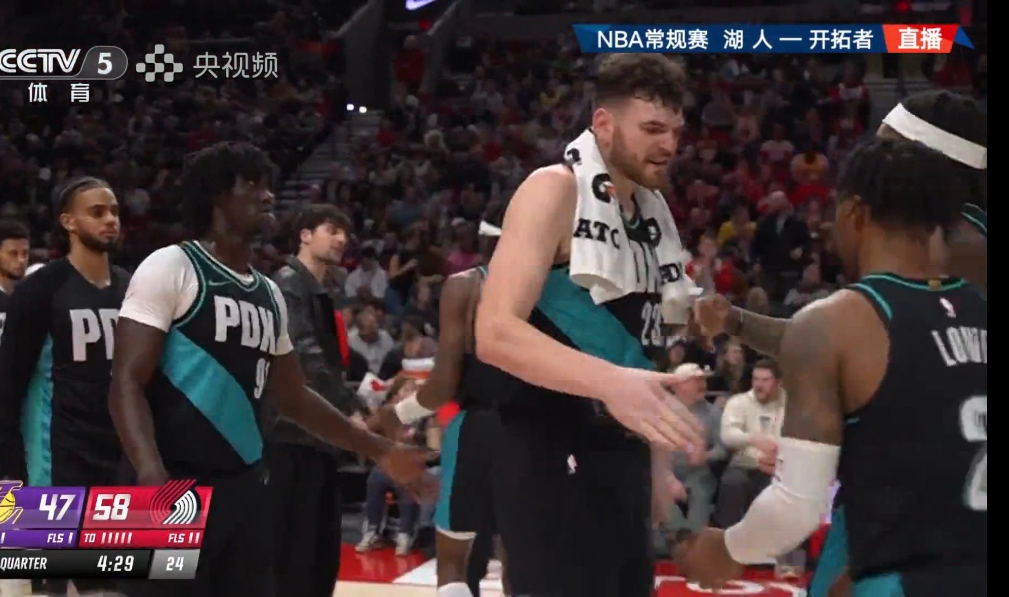 开拓者这群青年军不得了！nba湖人