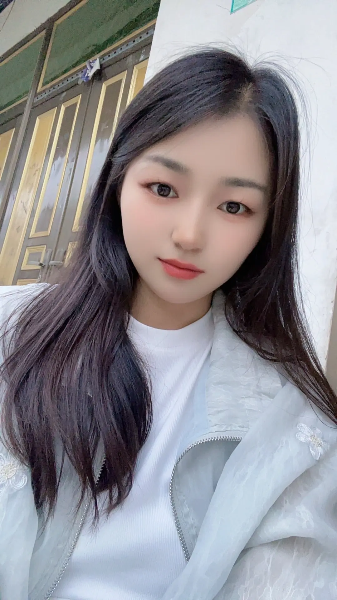 你身边站着谁，比你是谁更重要”。 成年人的磁场从不是自我塑造，而是被五...