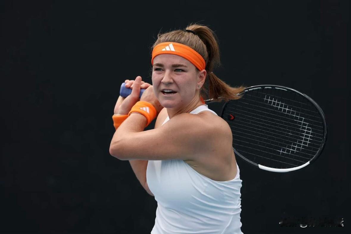 ✅快讯，澳网女单次轮战报：
14、19号种子捷克穆霍娃4-6、6-4、6-4逆转