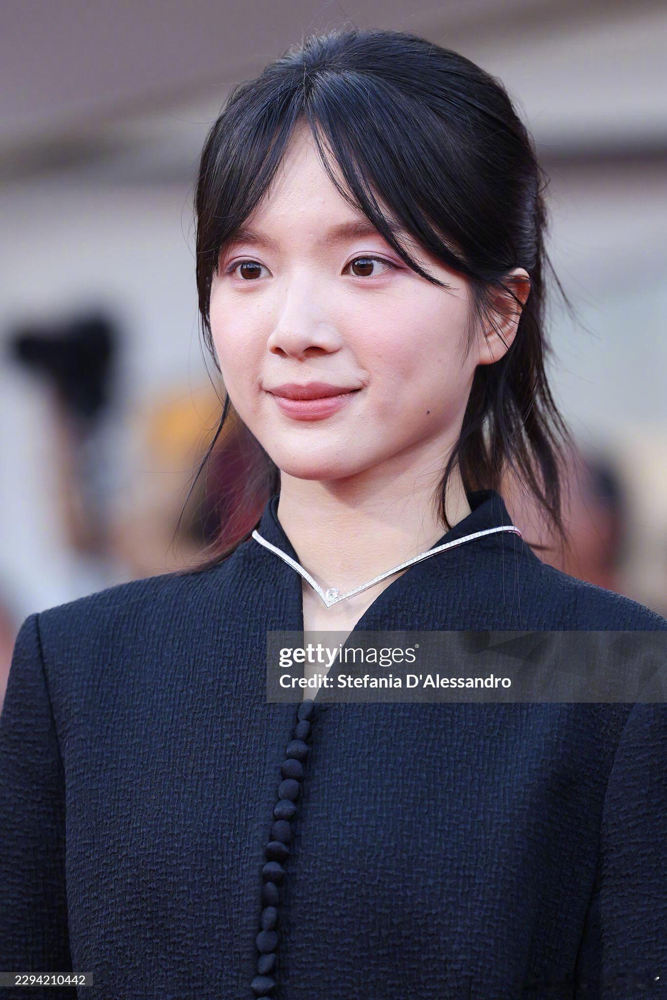 李思潼王晓慧王彦桐外网生图李思潼王晓慧王彦桐g社生图  给阿嬷的情书剧组亮相威尼