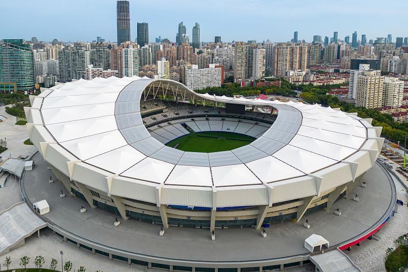 盘点业余联赛永远干不过职业足球的三个城市：
1、大连。大连是中国的足球之城，过去