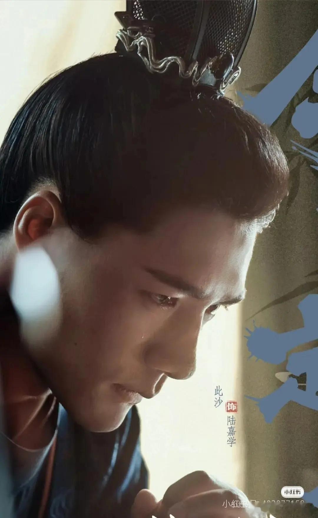 为什么现在古装头套额头都要凸起来一块，评论纷份用图示来说明 ​​​