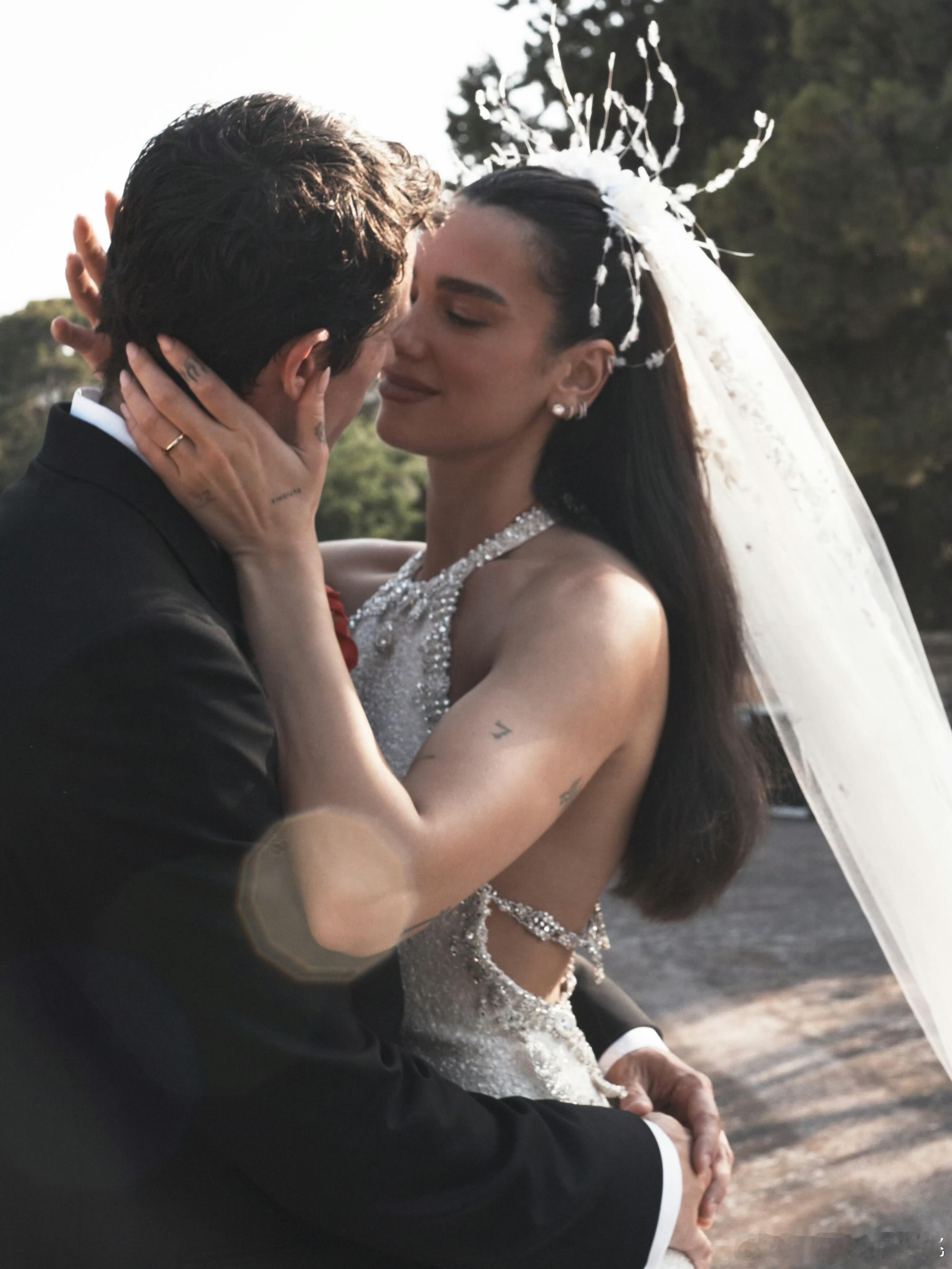 啪姐的结婚典礼现场照公开，主婚纱来自Chanel 特别定制，祝福这对最美异性恋?
