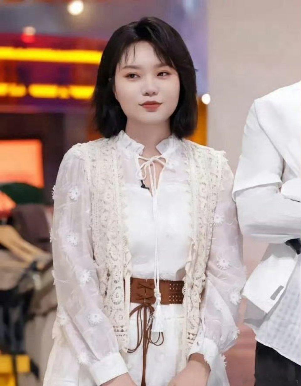 李雪琴现在算是才貌双全了吧 ​​​