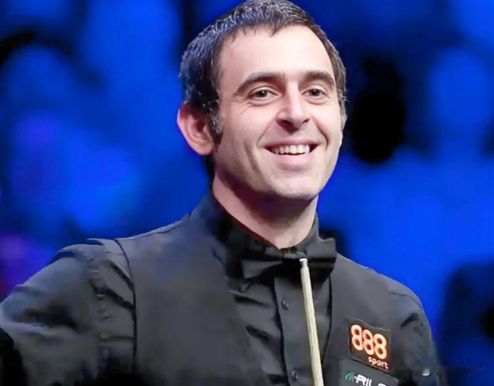 这次斯诺克英锦赛最让人心疼是七五三杰全输了，
奥沙利文第一轮就爆冷，被挥拳哥周跃