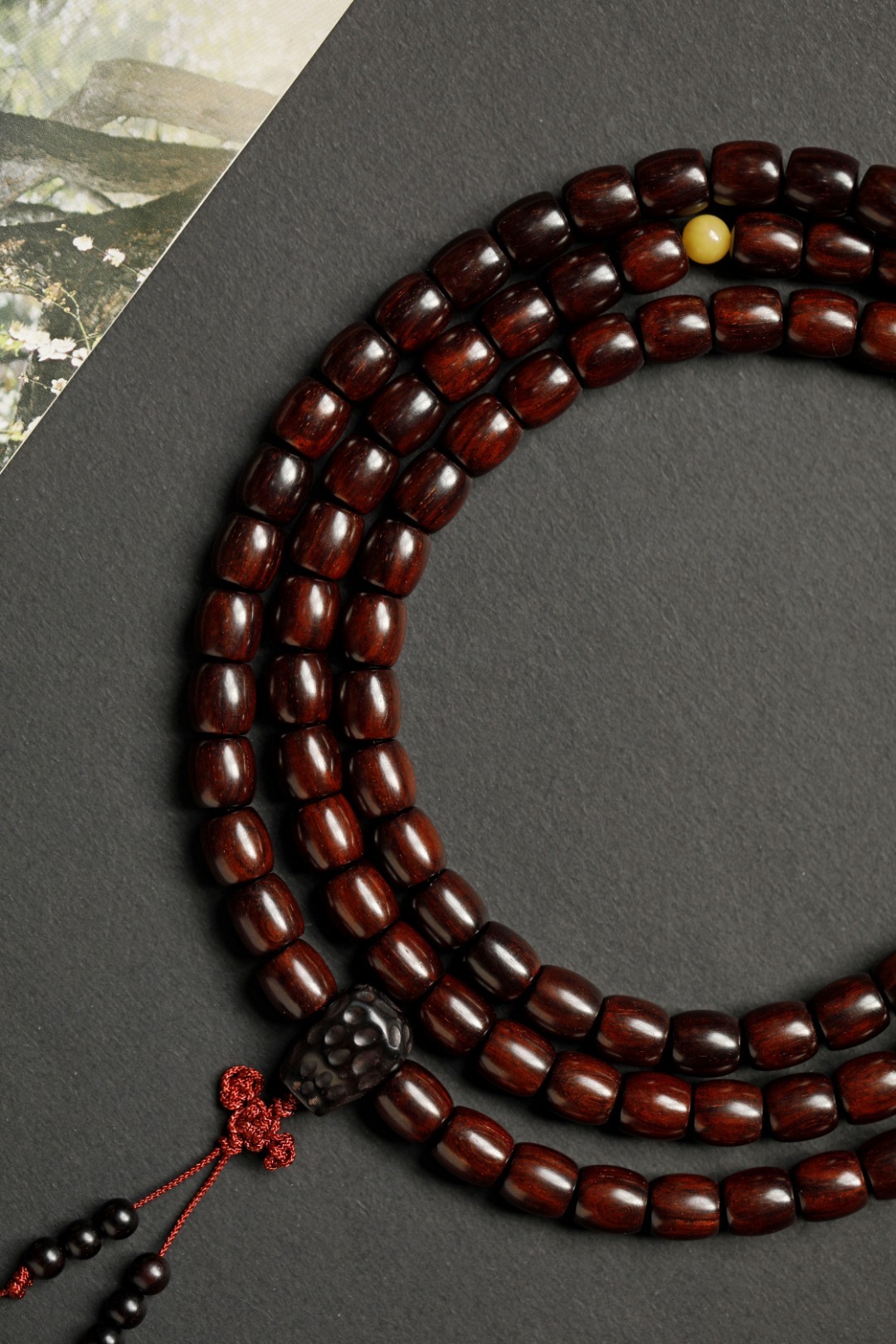小叶紫檀 | 108颗10*11mm 桶珠手串 高油密包浆老料，巧克力香 ！ 