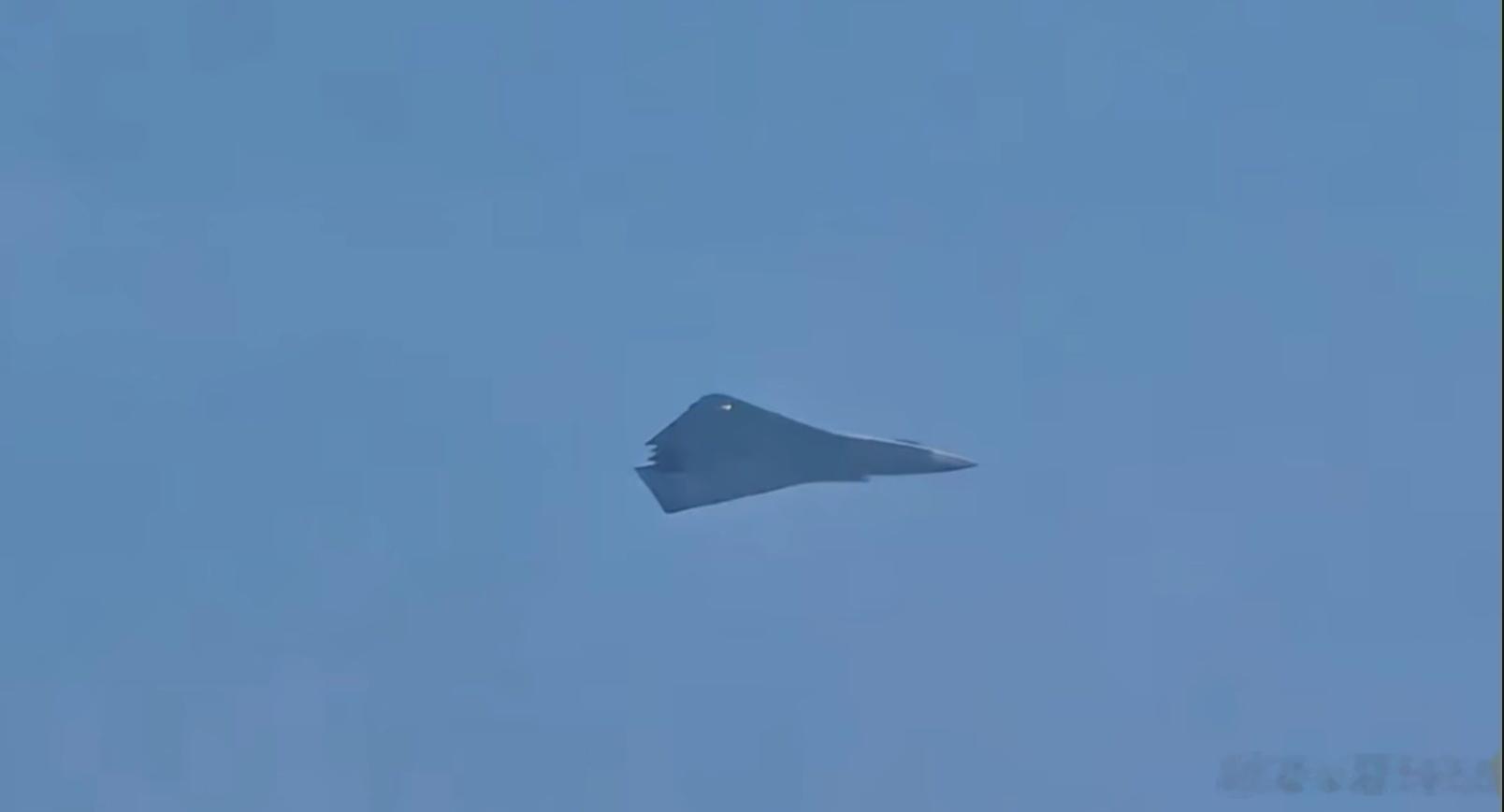 白头翁J36真的快了！中国6代机烽火问鼎计划每天认识一件兵器