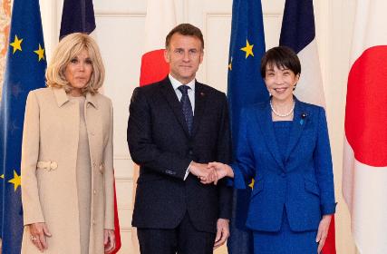 日本、法国联合喊话中国
当地时间4月1日，法国总统马克龙在日本和高市早苗在东京举