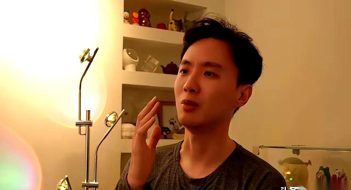 不得不说，这节奏，跟流水线似的。
前一个刚哭着把歉道完，下一个“忆苦思甜”的纪录