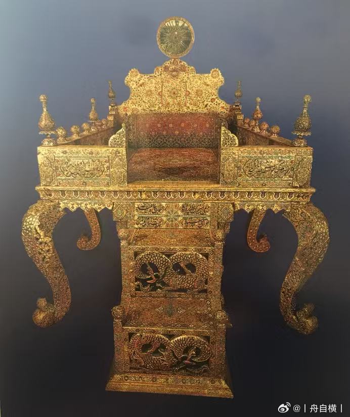 伊朗中央银行珍宝馆：孔雀宝座孔雀宝座是莫卧儿帝国第五代君主沙贾汗于17世纪建造的