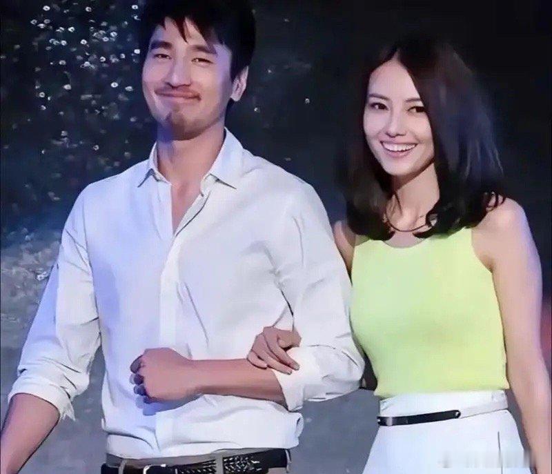 赵又廷，满是无奈！7月21日，赵又廷突然冲上热搜，这一次不是和老婆高圆圆轧马路被