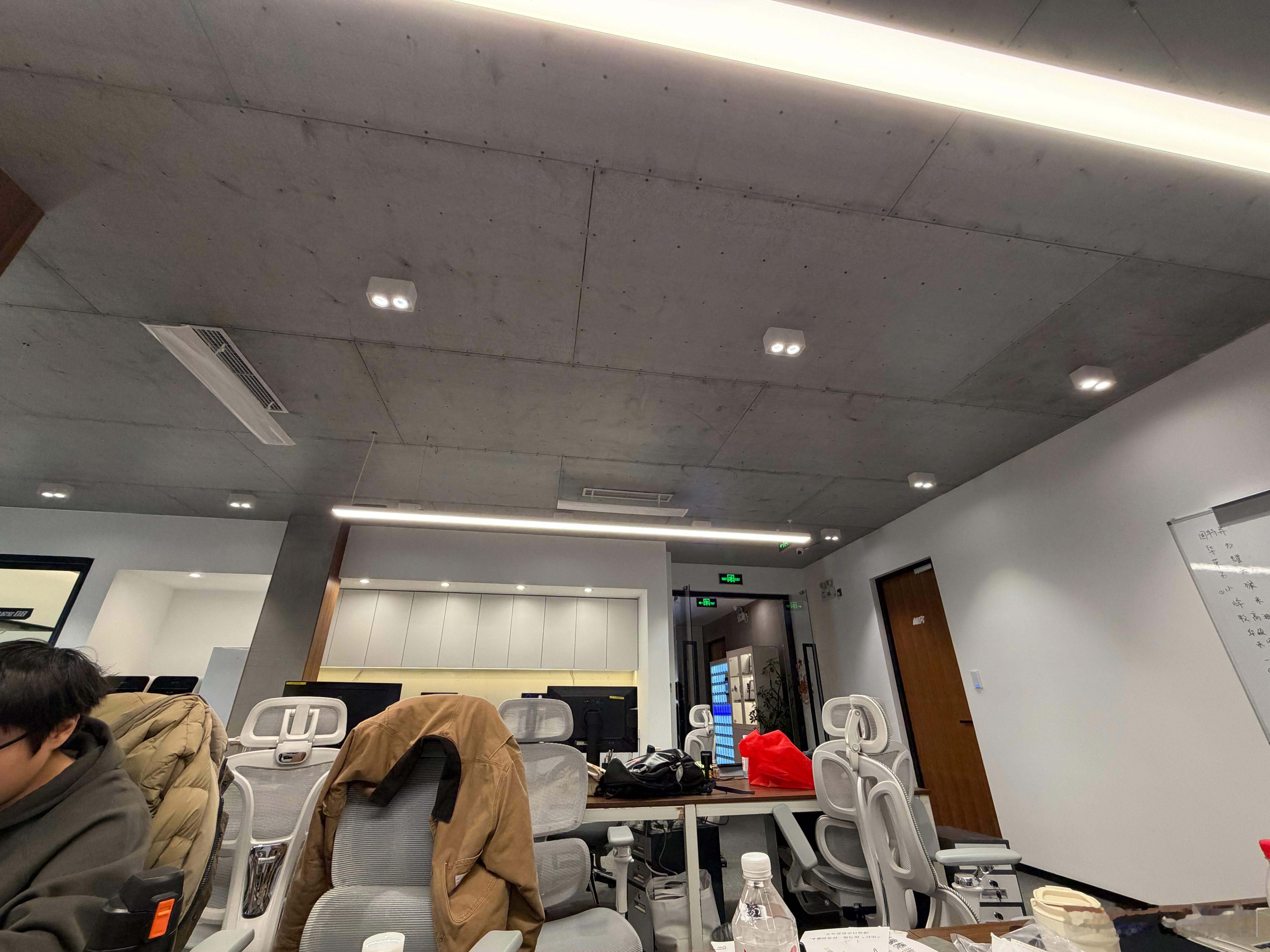 都这个点了我想知道谁还在上班啊！还上的下去吗 北京