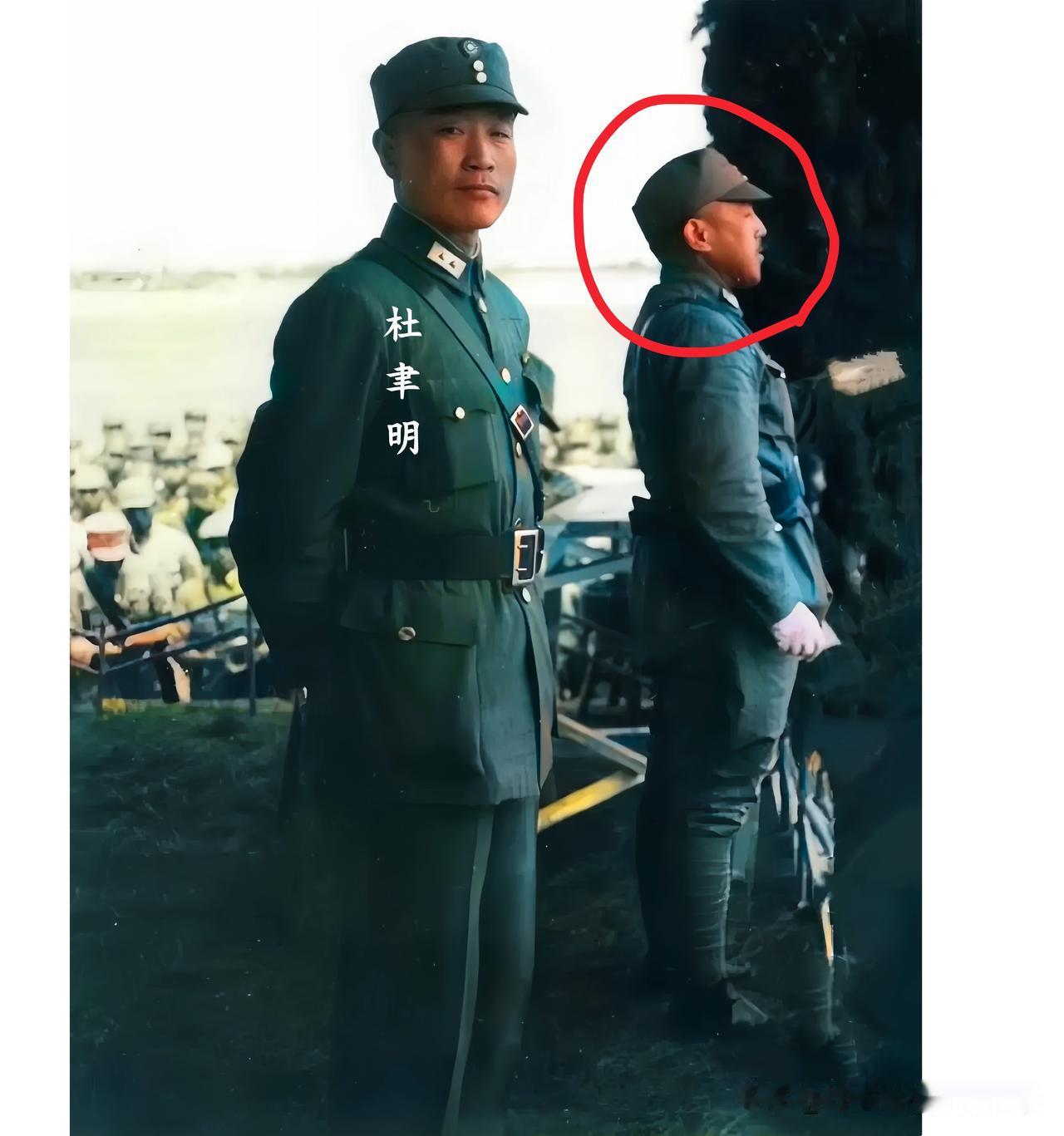 一九四三年，在云南的杜聿明将军。大家都瞧清楚！这不是演戏，也并非影视剧里的饰演者