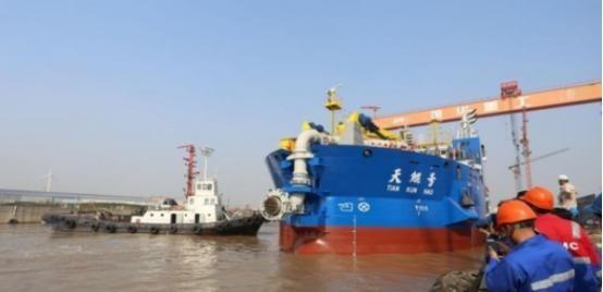 填海这个办法好，可以一劳永逸解决台湾问题！十万辆渣土车昼夜交替、加上几万台挖掘机