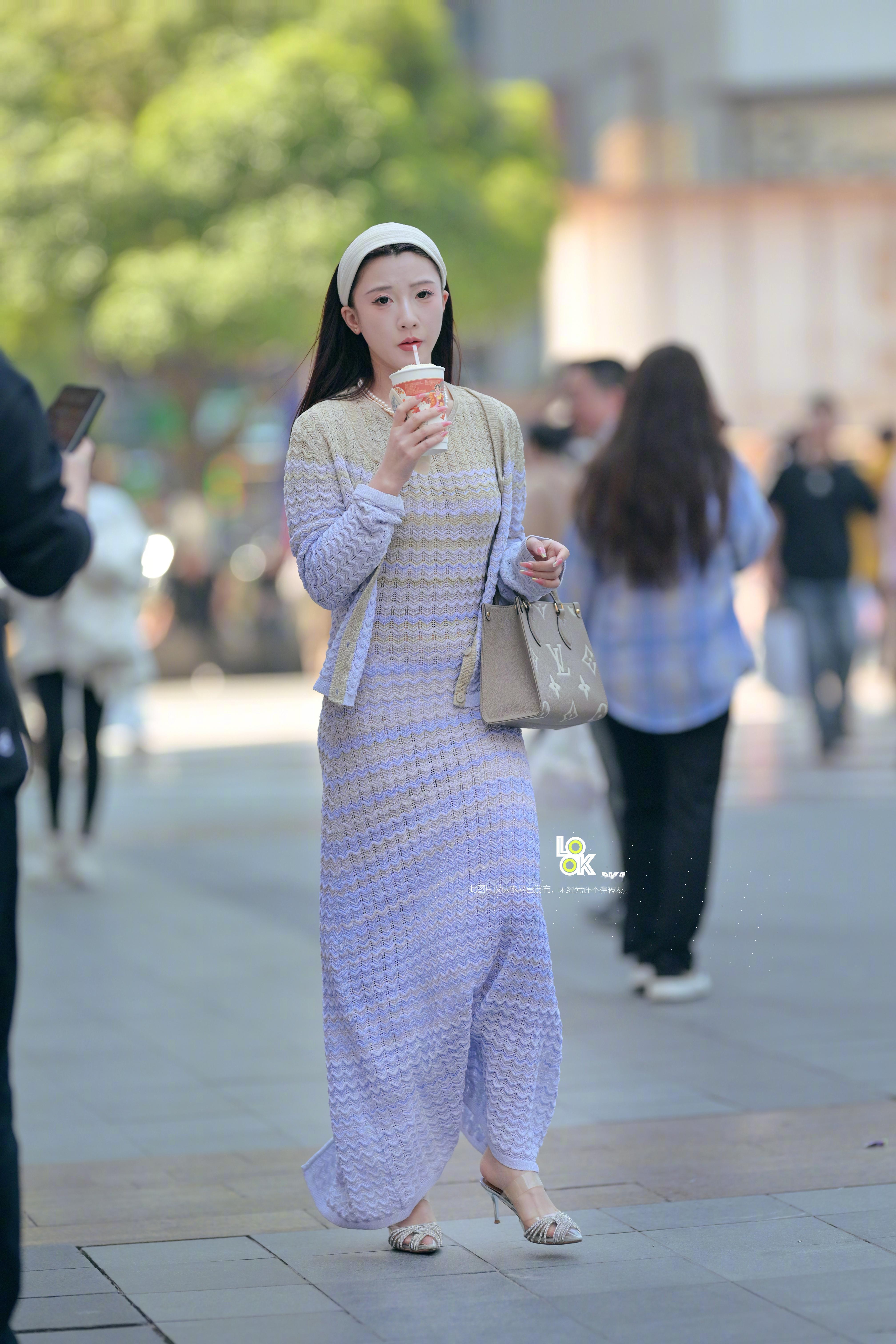 清爽的颜色穿搭 