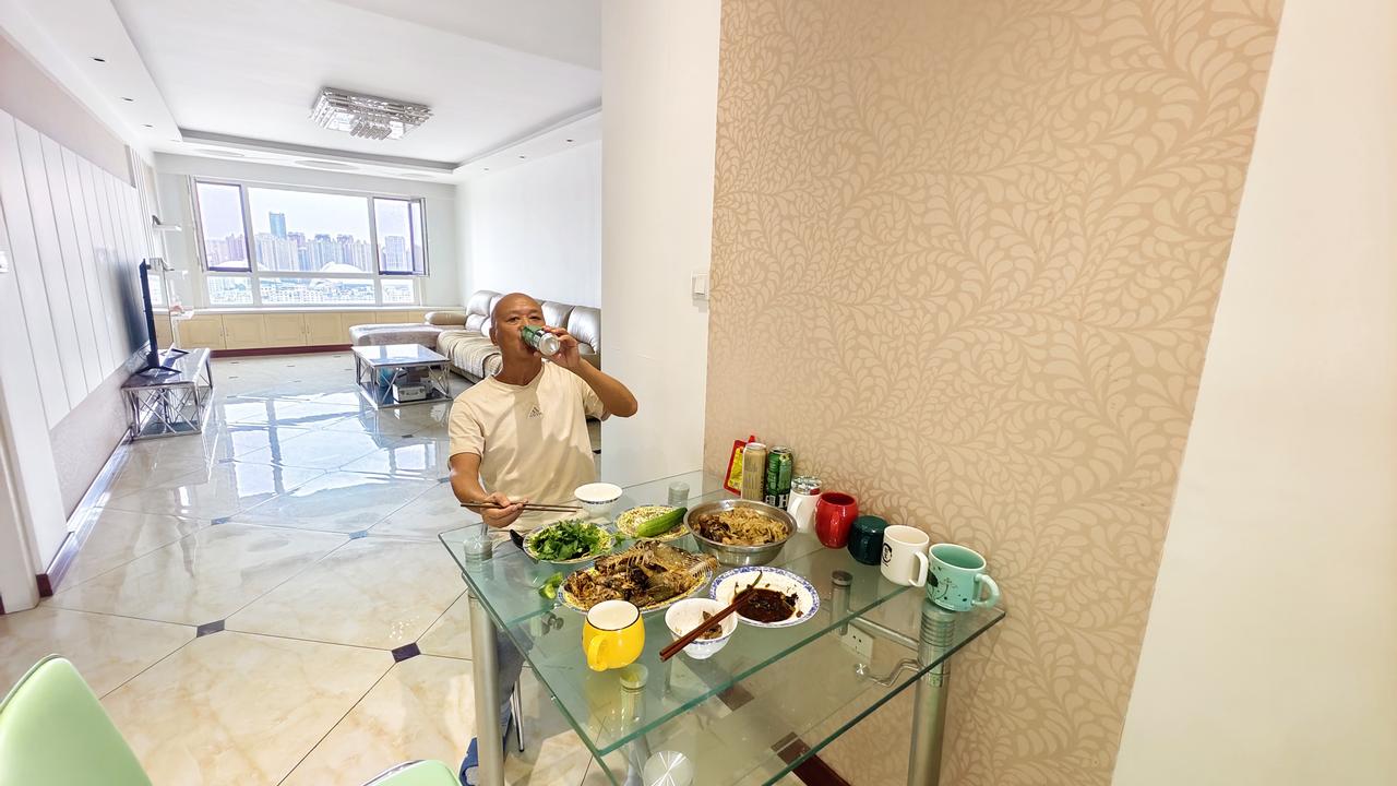 我一直说哈尔滨物价，在省会城市里几乎是最便宜的。回来才两天，昨天去市场，排骨15