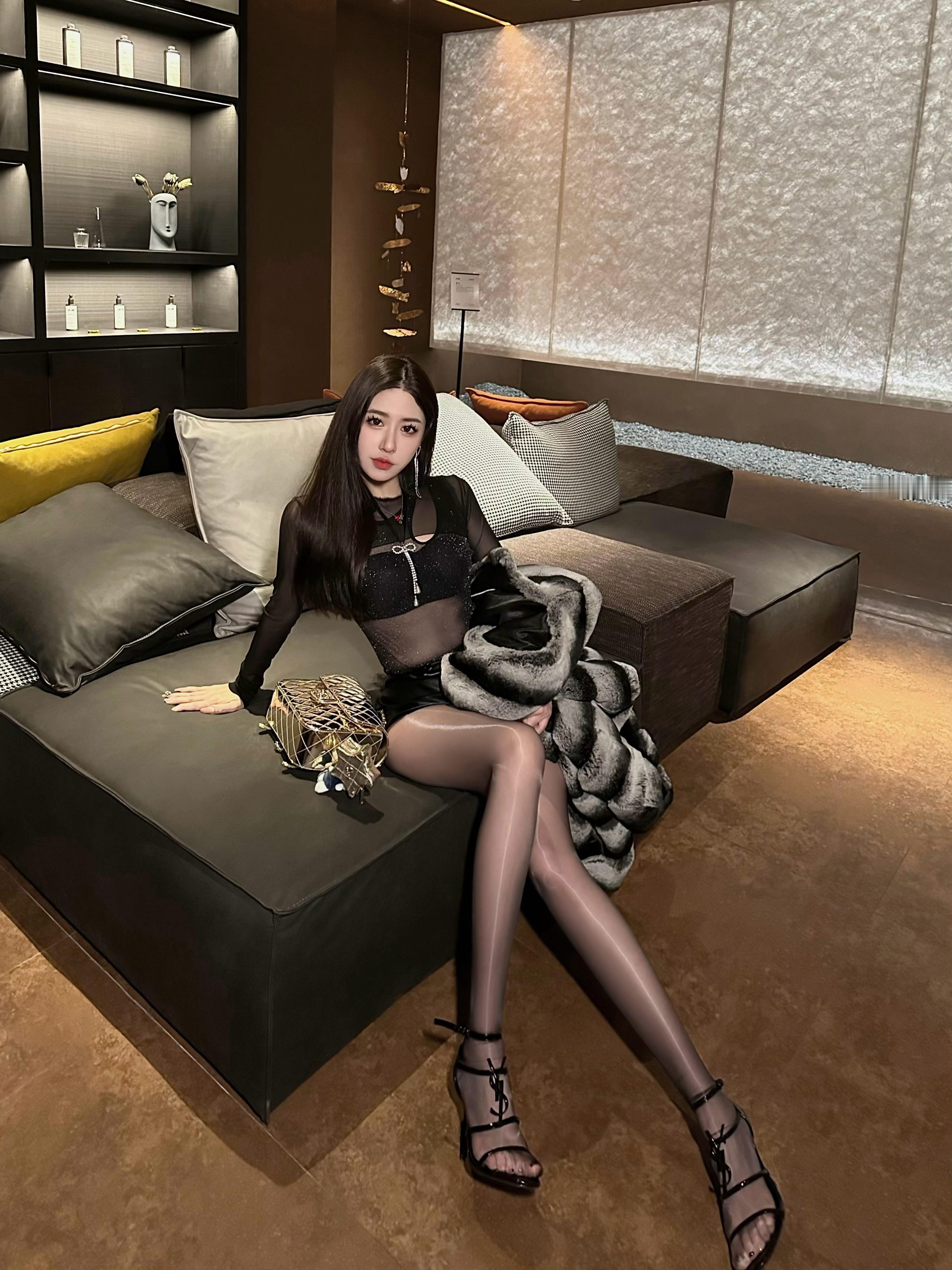 我眼里也有光，医生说那是散光  ​​​