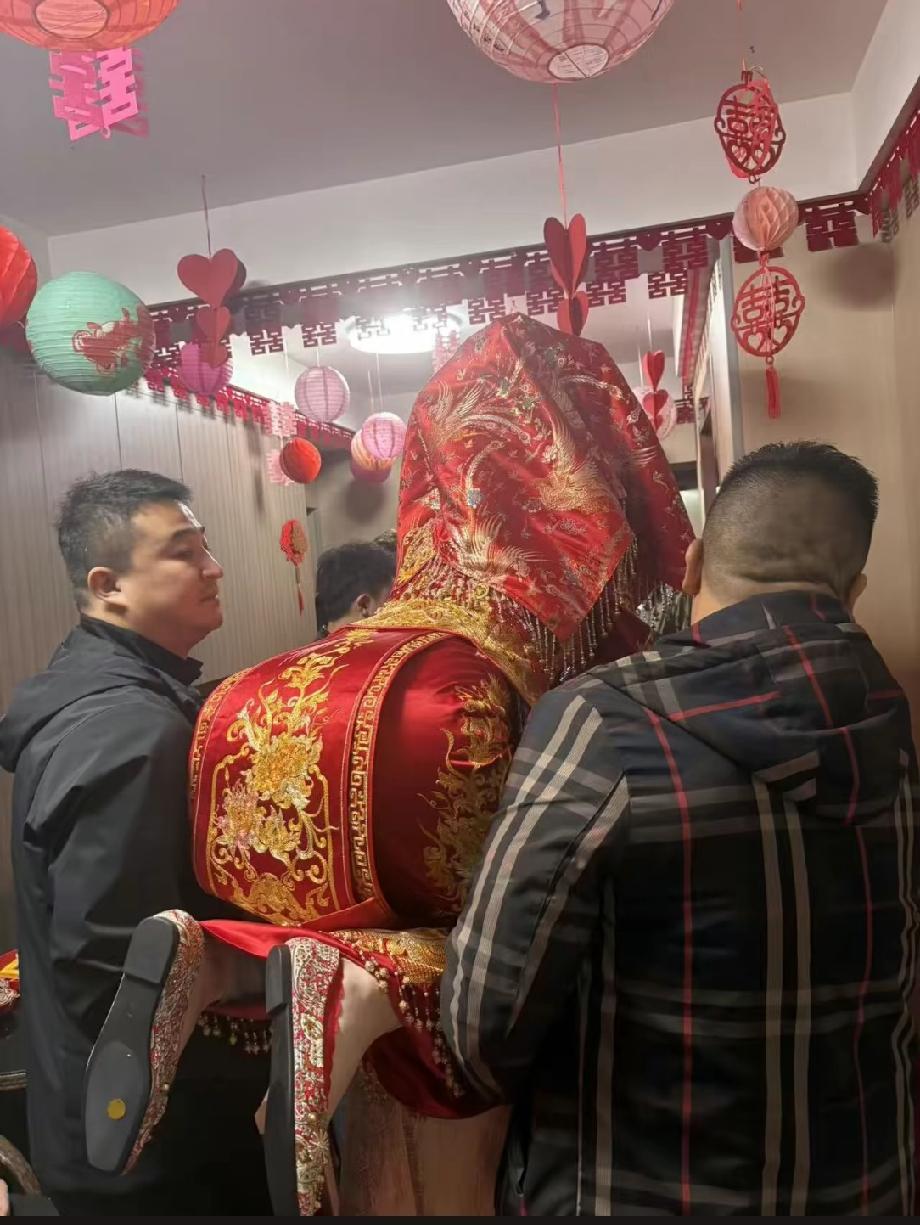 这是哪里的结婚习俗？
如何成为一个很有气场的女人 如果有来生，你还会跟自己的老公