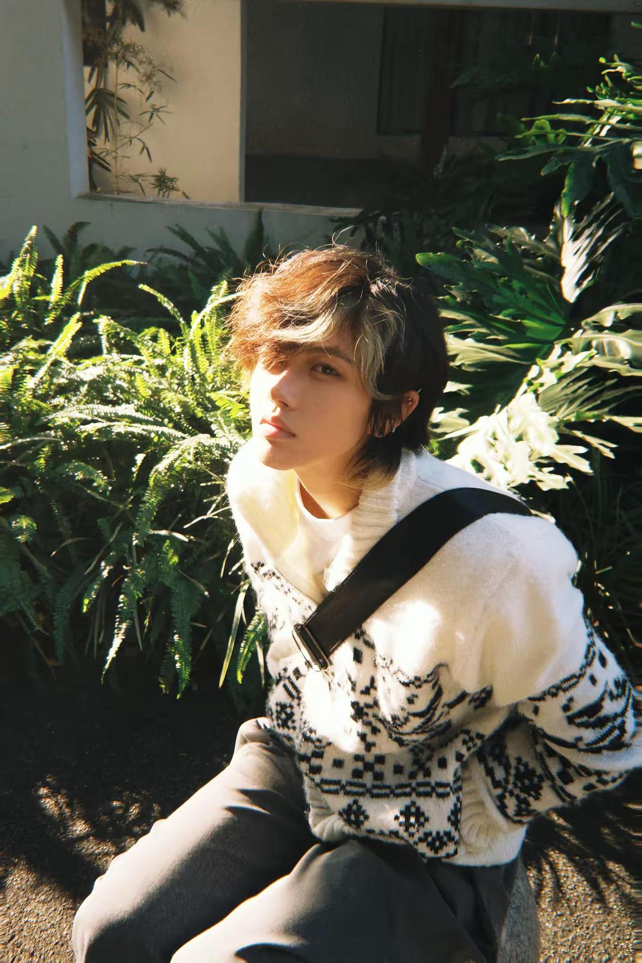 没有惊艳绝伦的脸 就请记住我看向你的眼。素颜 短发女生