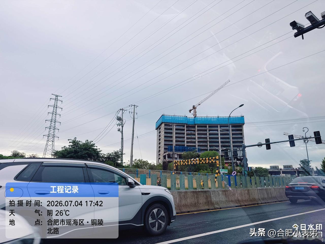 曾经搁置的城市地标迎来新生，放眼全市，从滨湖到新站等地。无数烂尾项目通过政策协调