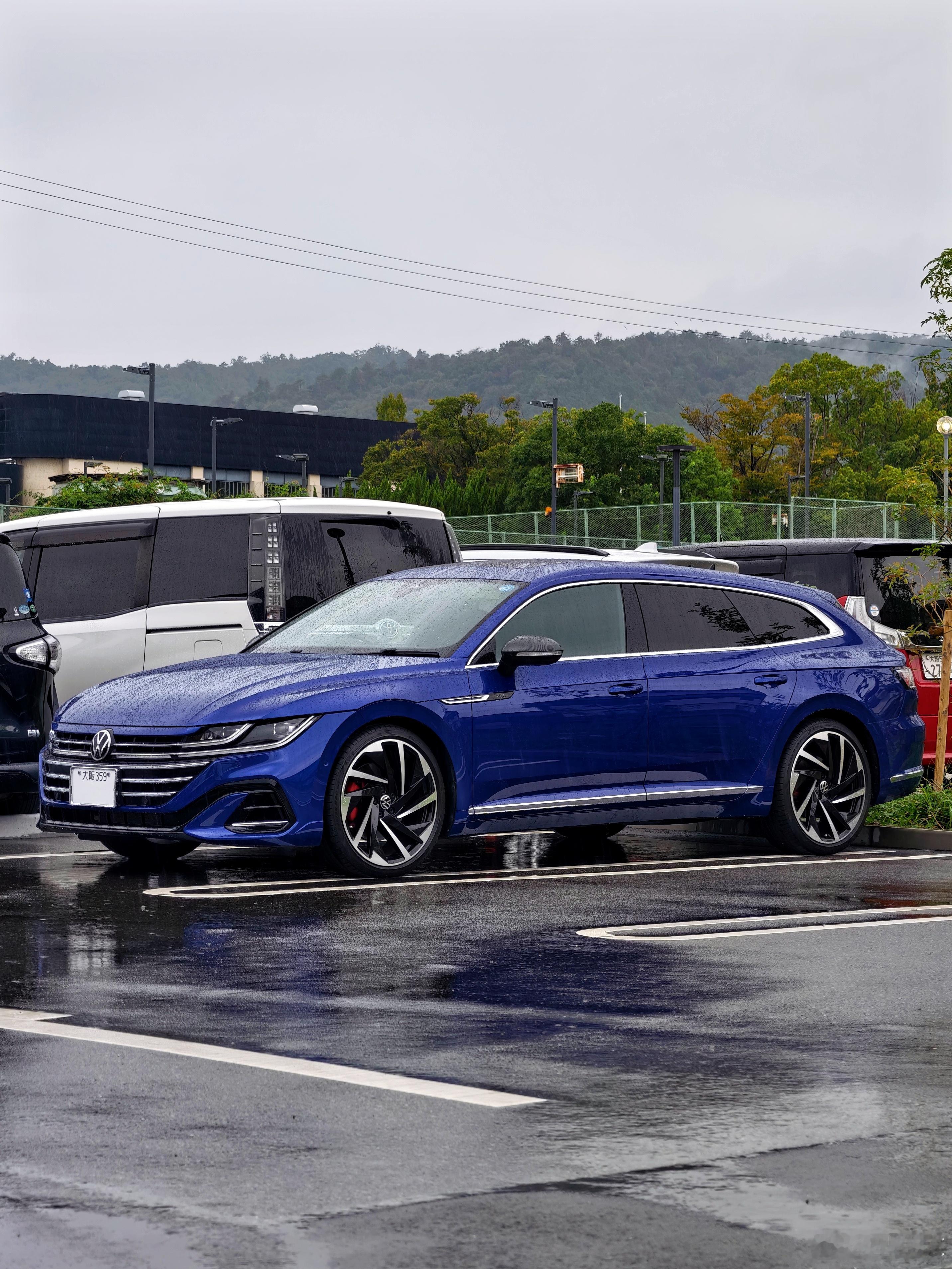 型车街拍偶遇大众 Arteon Shooting Brake R-Line，也就