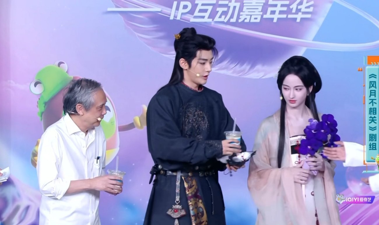 风月不相关剧组，邓为好大只，有导演两个大。[哈哈][哈哈][哈哈] ​​​