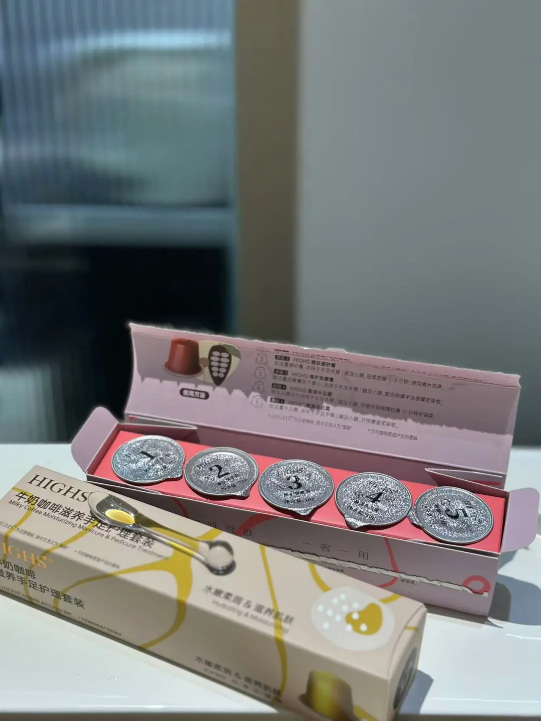 冬天不要只给脸做护理，其实手部同样需要