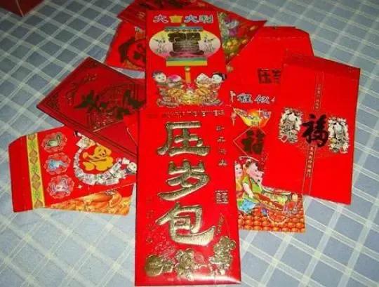 我真的不想过年，因为过不起呀！
孩子们的压岁钱，我真的给不起，太多了，也太贵！
