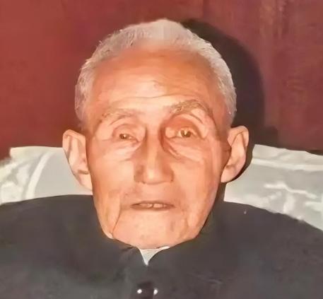 1949年，原79军军长被俘虏后想要自尽，想到自己20岁的漂亮老婆，一脸麻子，身