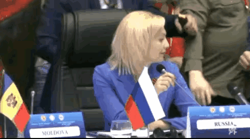会议现场上演全武行，俄罗斯代表罕见吃亏！
乌克兰不用太高兴，这是俄罗斯代表故意示