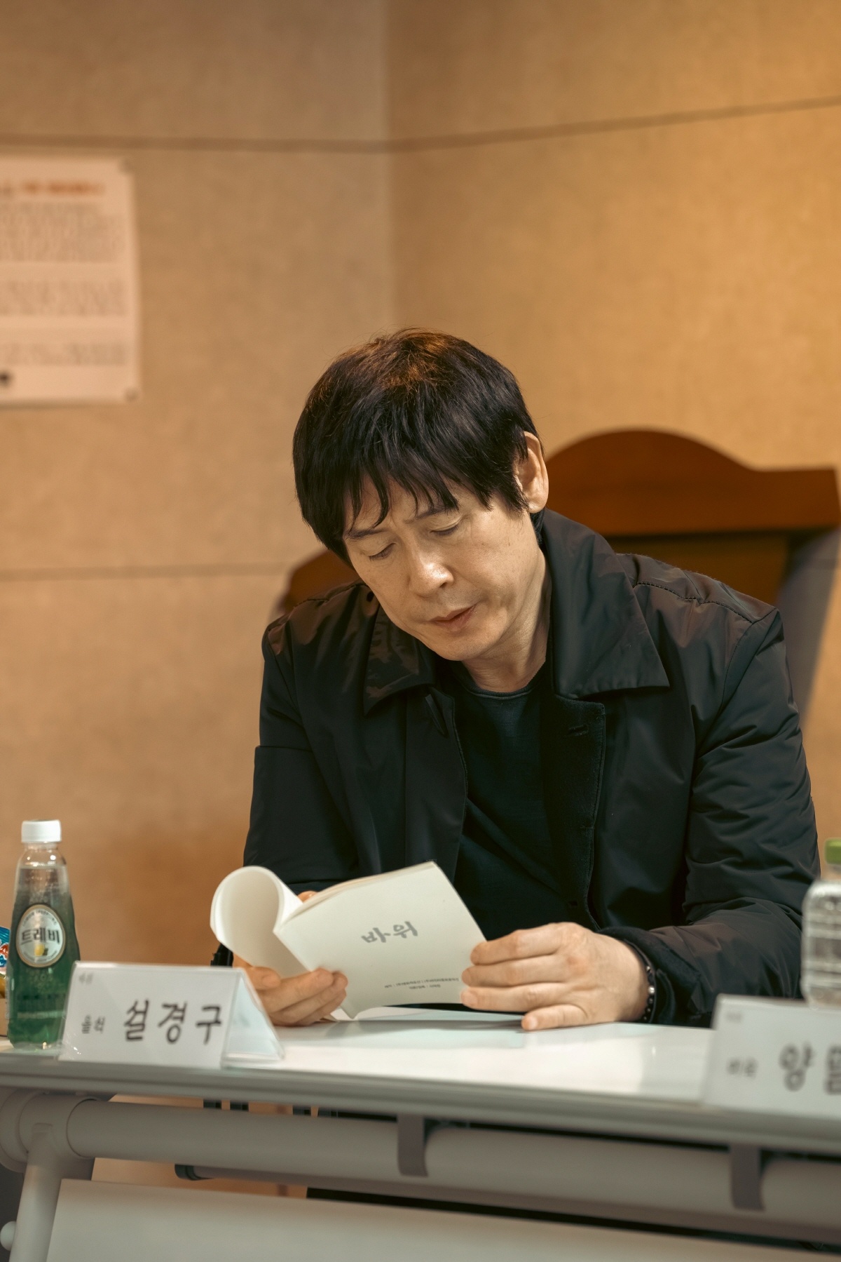 这个阵容可以！《破墓》制作团队新片《岩石》正式开拍，一部悬疑惊悚电影，由薛景求、