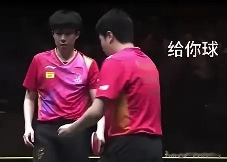 不光妹妹宠大头
大舅哥也很宠这个大头
宠自己家人还得看河北人
裁判扔球大舅哥接过