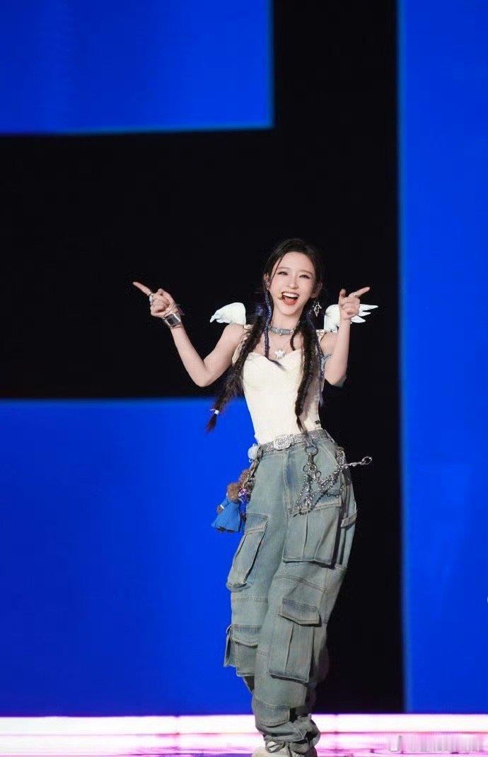 一点点突破音域短板，唐艺昕用努力兑现进步，养成系vocal越唱越出彩唐艺昕养成系