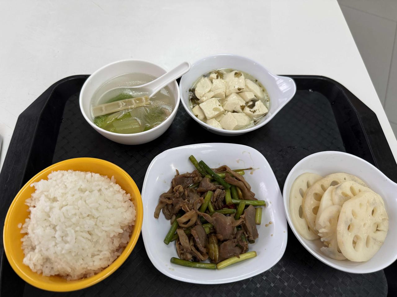 浙音食堂饭菜品质不变价格大降！三菜一汤15.6元