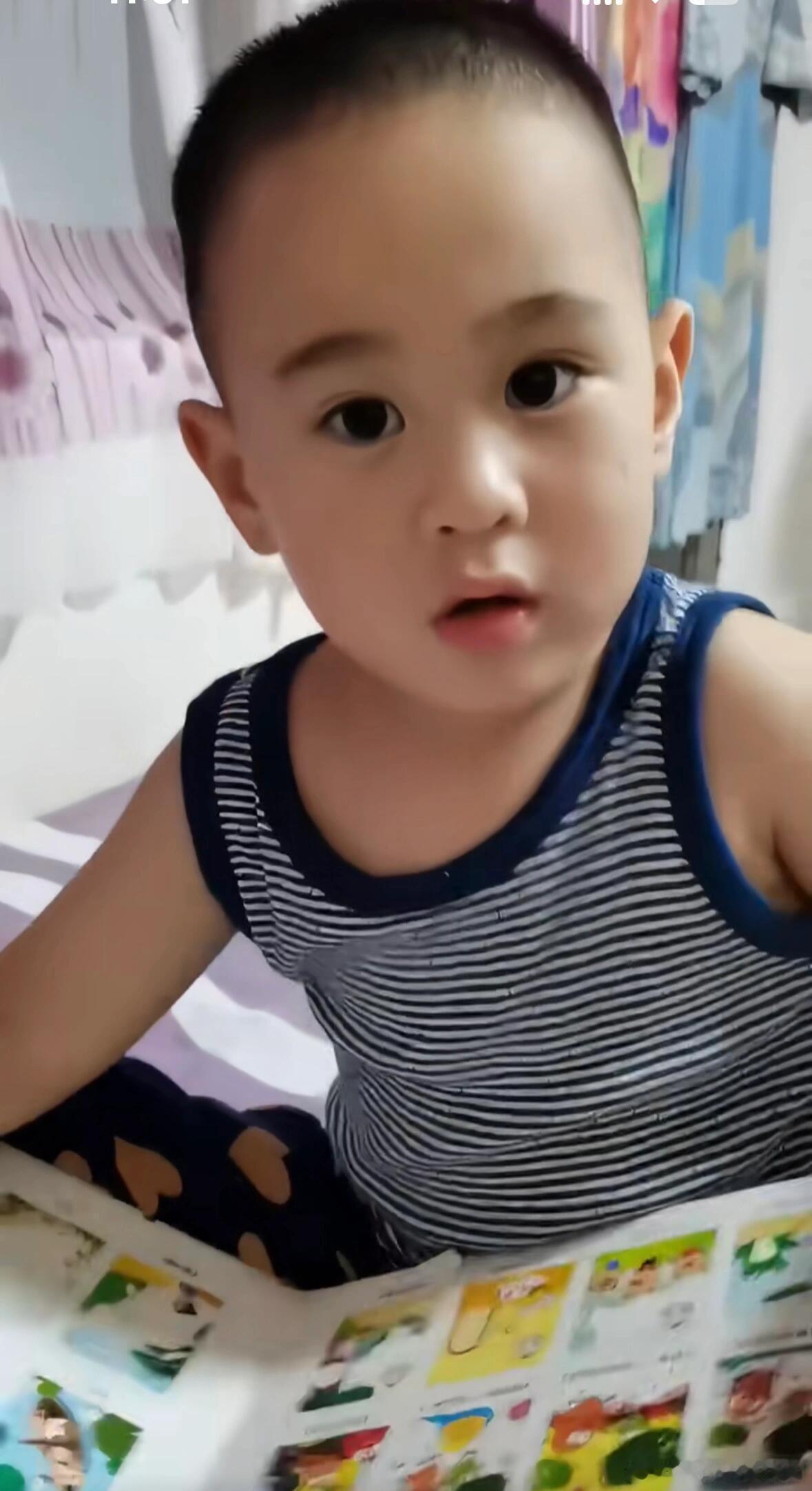 奶奶发的三年前的松子马立奥表演假笑像假哭，假哭像假笑哈哈哈，圆头圆脑的太可爱啦～