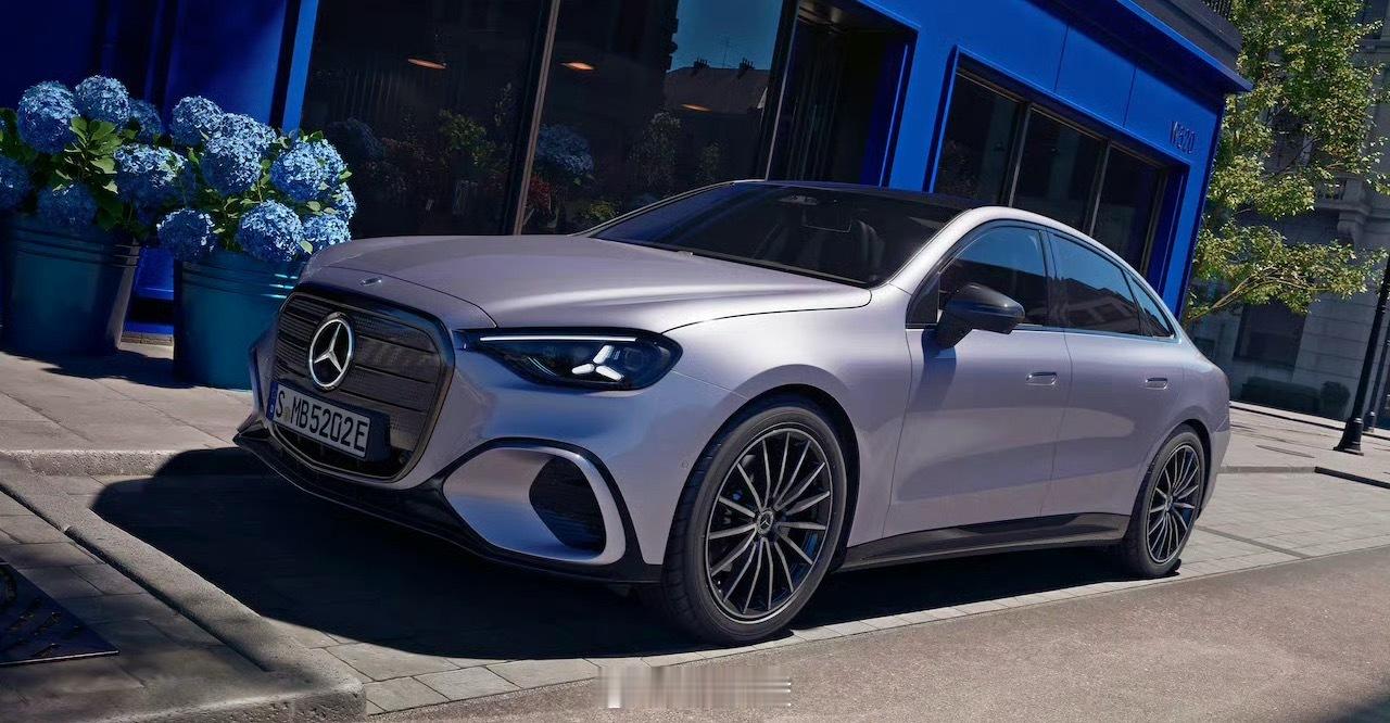 阿奔这内饰，我的银河E8都要避其锋芒 