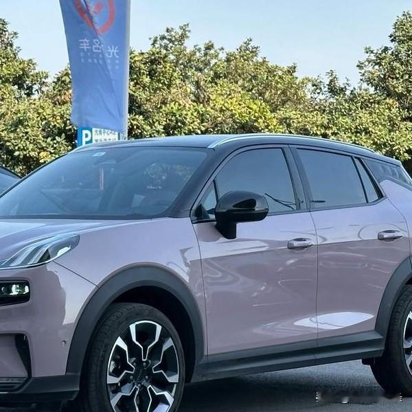 马年大吉，满载幸福出发！🧨 新的一年，无论归途多远，这台车都是家里最靠谱的“移