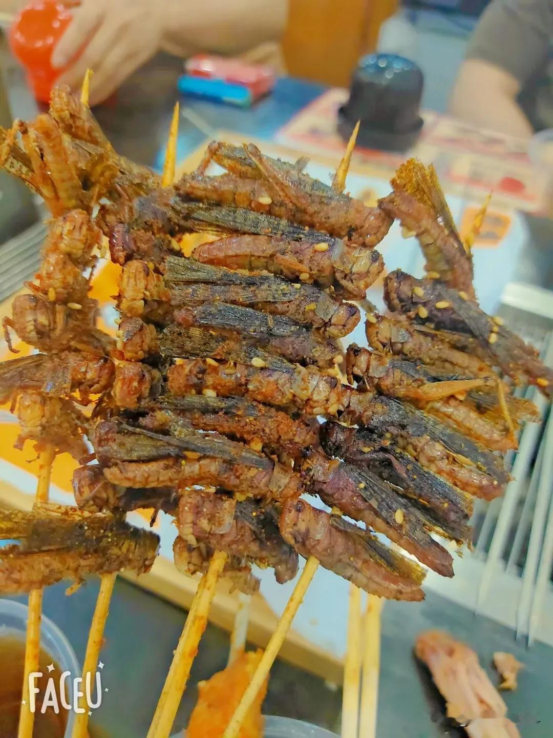 这两道美食有多少人尝试过？有多少人可以接受？我是吃不了的，特别是第二个[我想静静