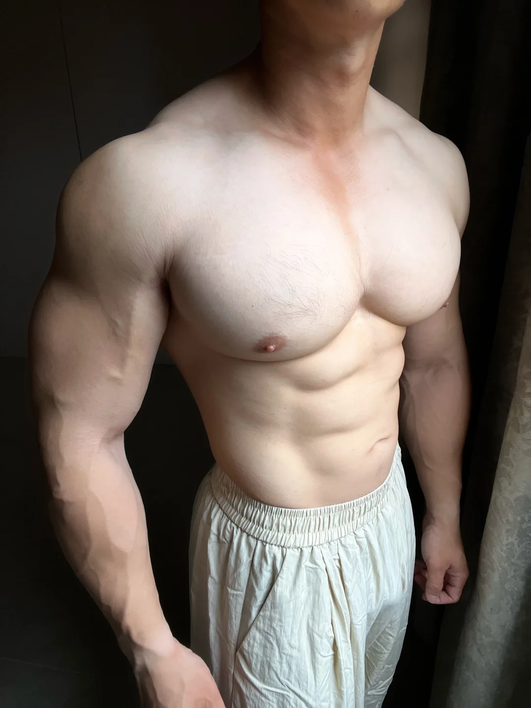 冷白皮配肌肉是绝杀吗？