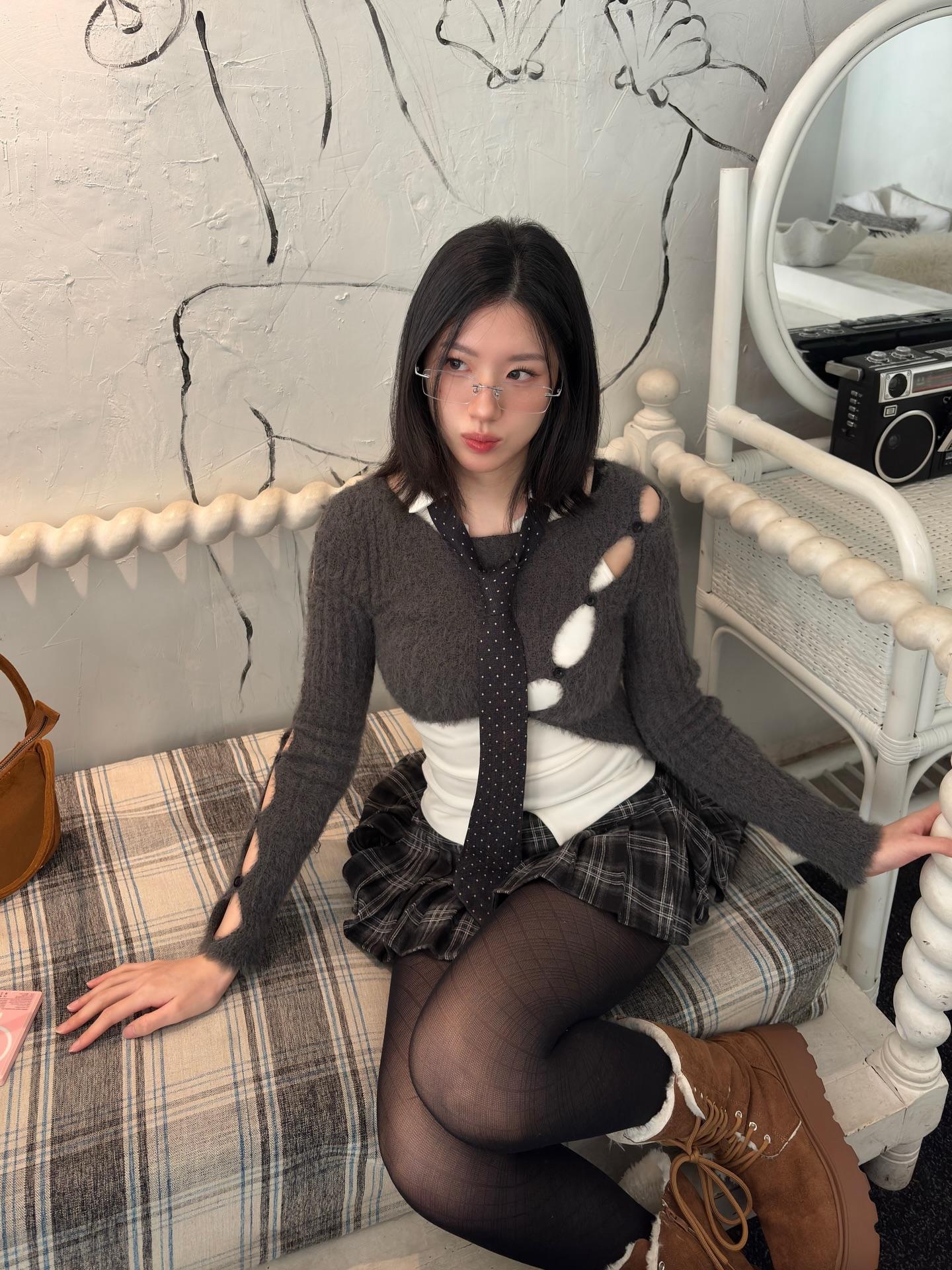 穿搭技巧 黑丝美女 眼镜控 短发女生 分享照片