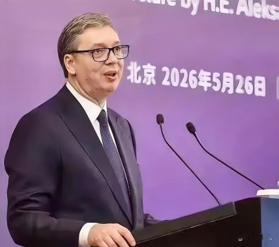 塞尔维亚总统武契奇买不起小米汽车的后续来了，雷军火速回复只要6位数，雷军怕不是全