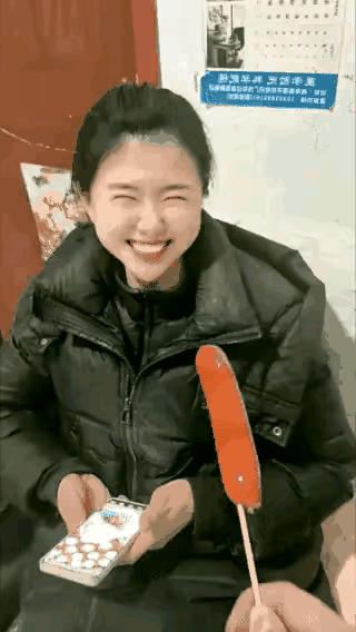 “醉”美烤肠好看又美味，只是“料”假的多！[呲牙][呲牙]