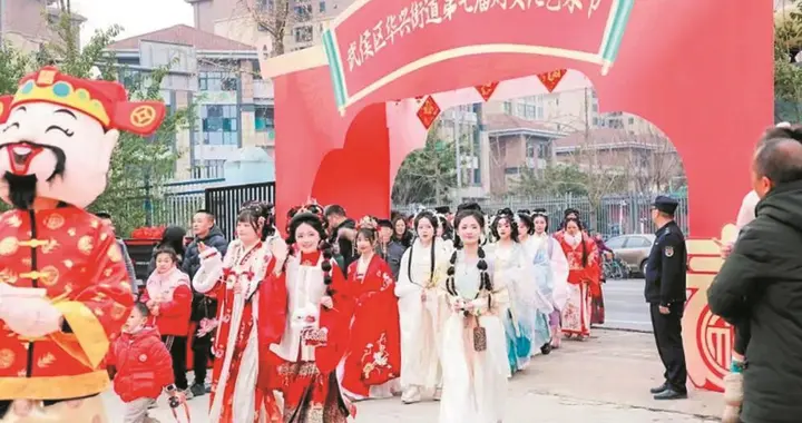 “华灯兴耀” 传承非遗 社区艺术节好闹热