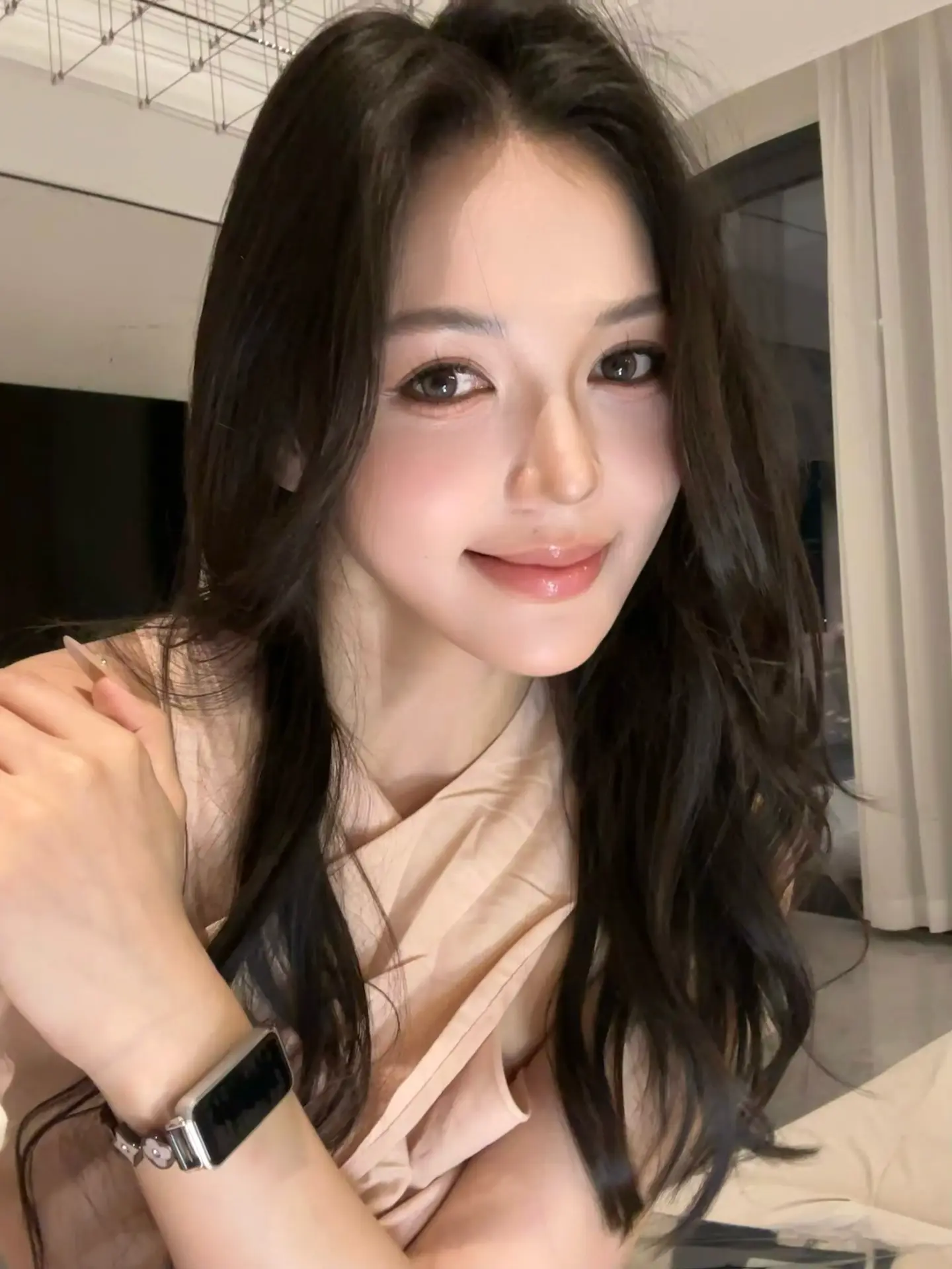 看着你的笑 我好像就足够。