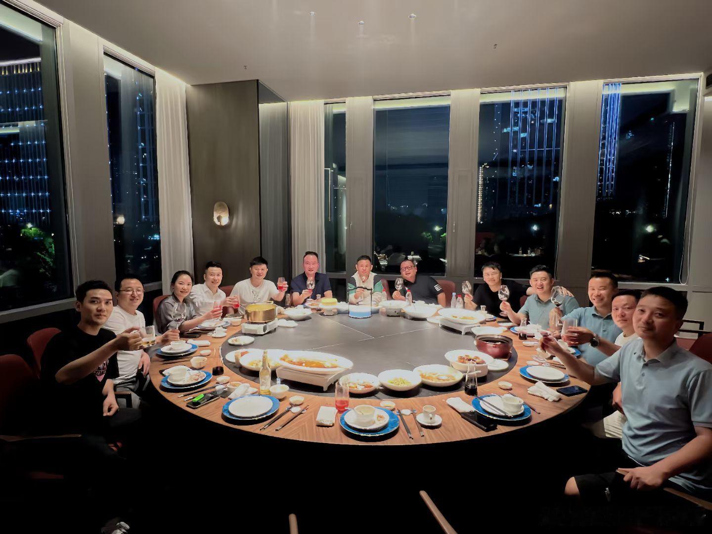 聚餐 如果巅峰留不住那就再走来时路！ 