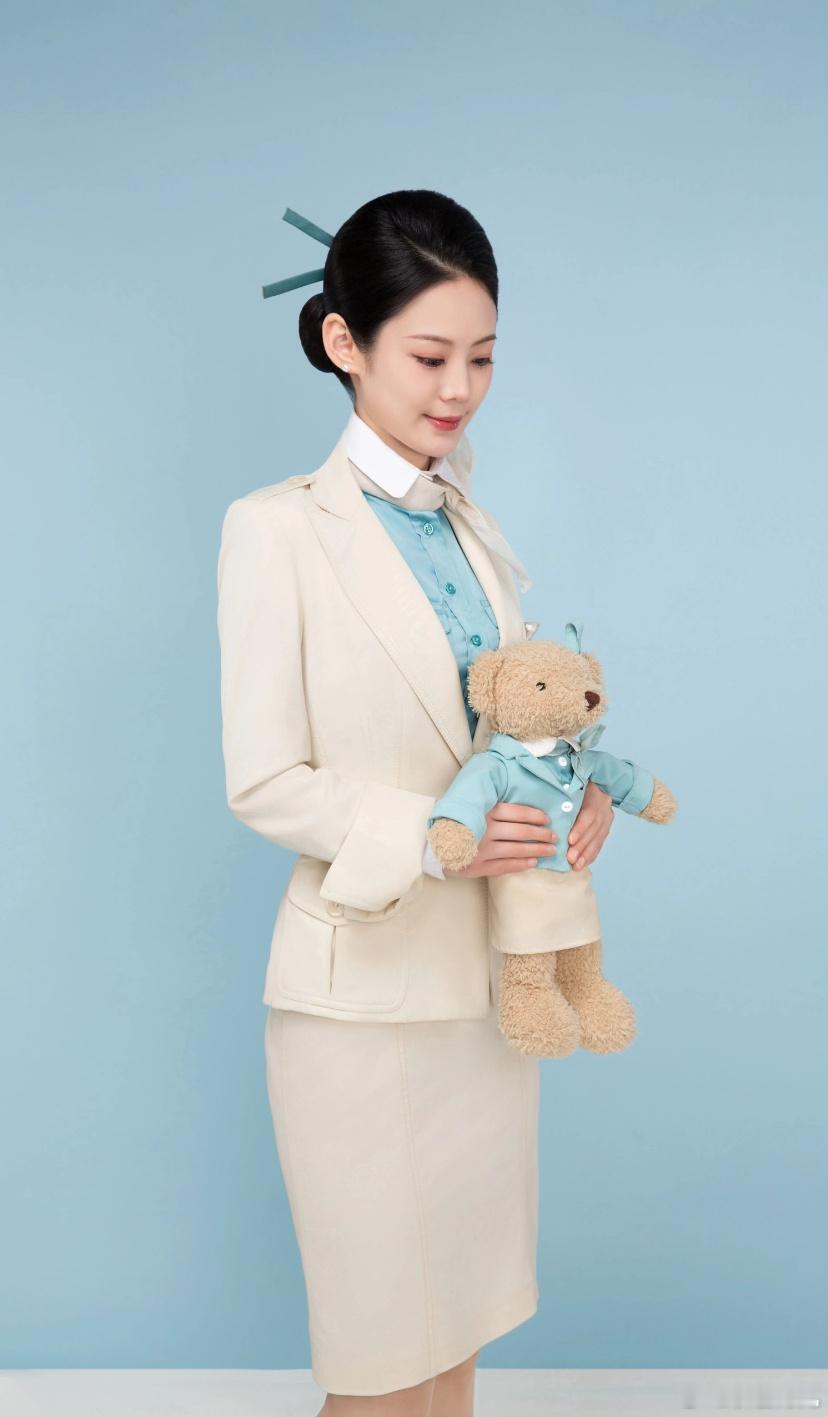 大韩姐的制服照，又美又飒。 ​​​